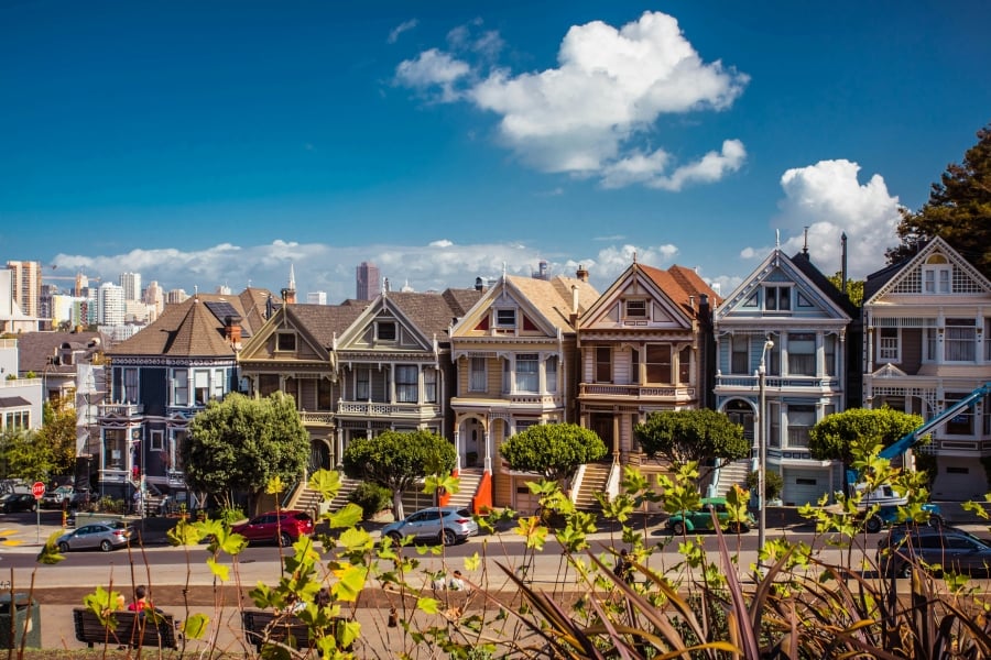 Row of homes on a summer day in San Francisco